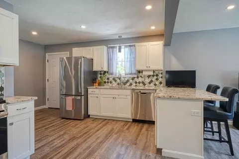 Kitchen - 141 N Main St #B, Webster, MA 01570 photo 2 of 4