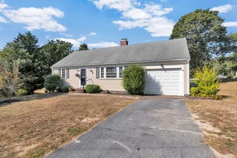 2 Heathcliff Rd, Dennis, MA 02660