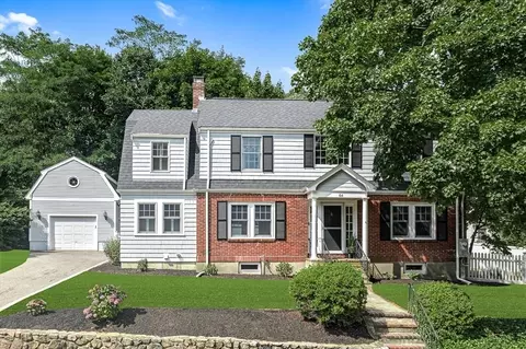 64 Woodside Rd, Winchester, MA 01890