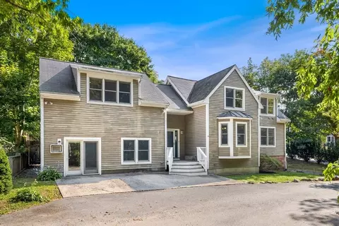 323 R Elliott St, Beverly, MA 01915
