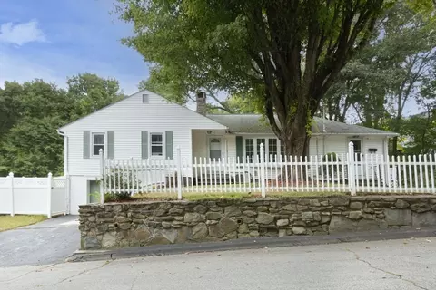 30 Houghton St, Webster, MA 01570 photo 2