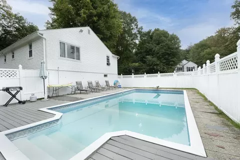 30 Houghton St, Webster, MA 01570 photo 4