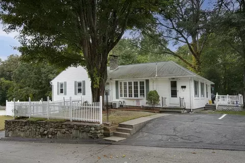 30 Houghton St, Webster, MA 01570 photo 3