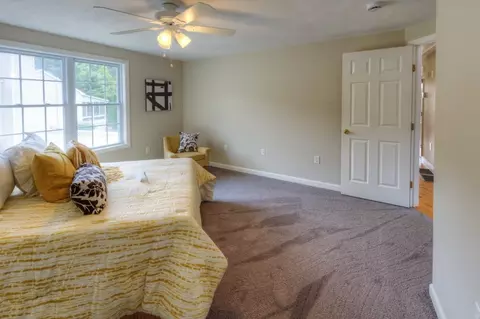 Bedroom - 12 Matteo St, Worcester, MA 01606 photo 5 of 10