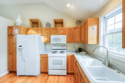 Kitchen - 12 Matteo St, Worcester, MA 01606 photo 4 of 6
