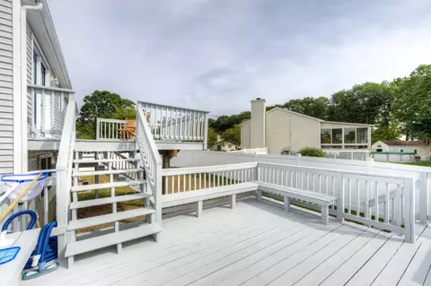 Exterior - 12 Matteo St, Worcester, MA 01606 photo 6 of 10
