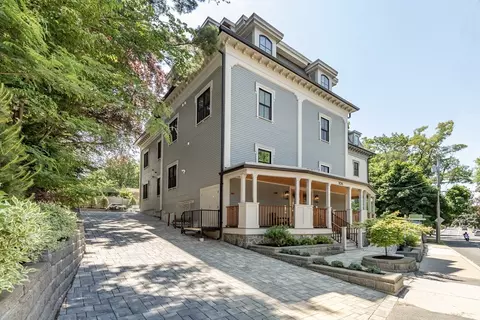 106 Forest Hills St #103, Boston, MA 02130