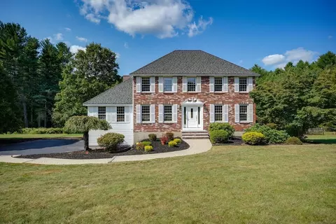 78 Highland St, Dunstable, MA 01827