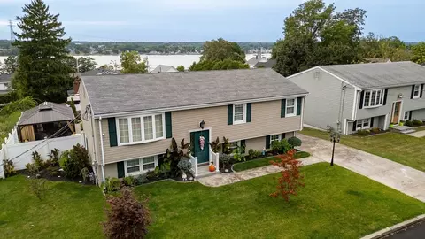 View/Area - 64 Berlin St, Fall River, MA 02720 photo 4 of 4