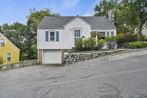 16 Bradford Ter, Lynn, MA 01905