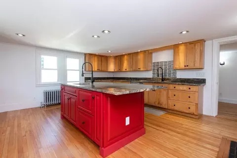 58 E Main St, Georgetown, MA 01833 photo 11