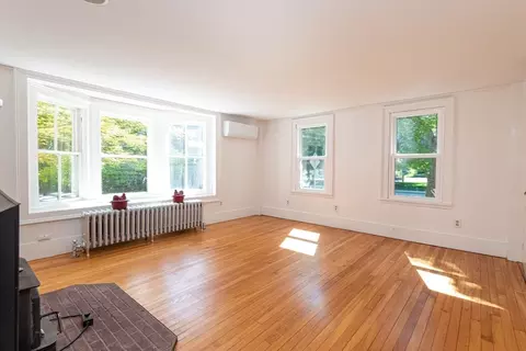 58 E Main St, Georgetown, MA 01833 photo 5