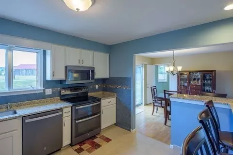 2 Bargate Ln, Hadley, MA 01035 photo 11