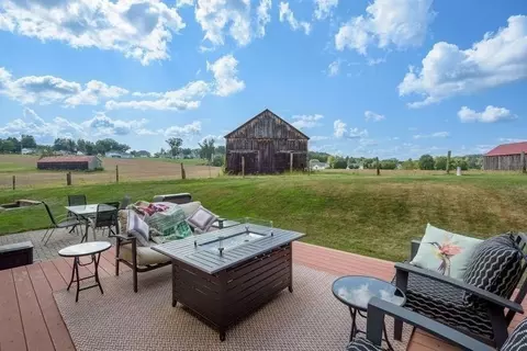 2 Bargate Ln, Hadley, MA 01035 photo 3