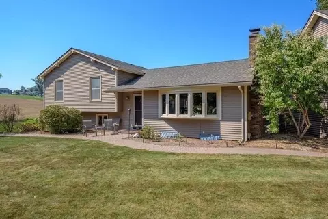 2 Bargate Ln, Hadley, MA 01035 photo 4