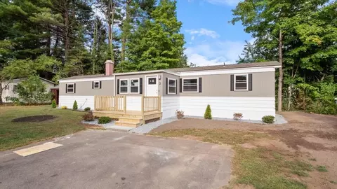 3 Lisa Cir, Merrimac, MA 01860