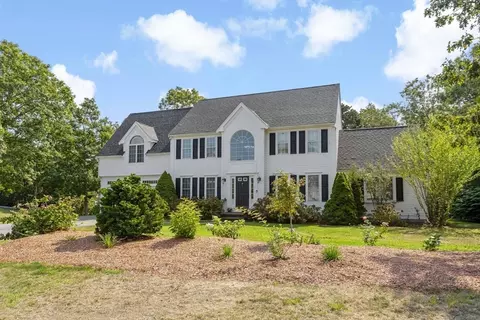 1 Lichen Ln, Sandwich, MA 02644