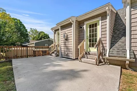 Exterior - 9 Walnut Dr, Rowley, MA 01969 photo 5 of 7
