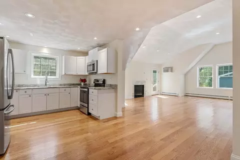 Living - 9 Walnut Dr, Rowley, MA 01969 photo 6 of 12