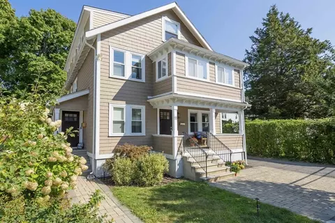 11 Thomas St #1, Belmont, MA 02478