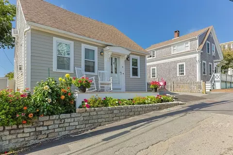 4 Carver St, Provincetown, MA 02657