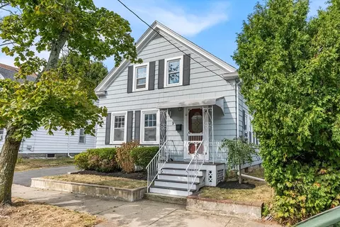 9 Salem St, Lynn, MA 01905