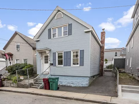 15 Floyd St, Lowell, MA 01852