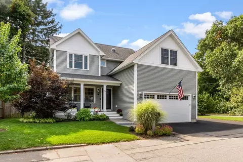 13 Sylvester St, Newburyport, MA 01950