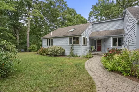 21 Trout Farm Ln, Duxbury, MA 02332