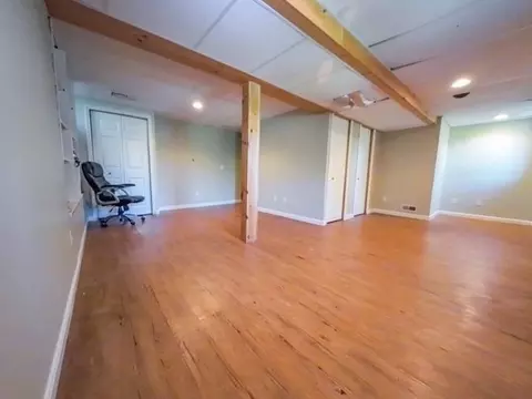 Living - 408 Roosevelt Ave, Springfield, MA 01118 photo 6 of 6