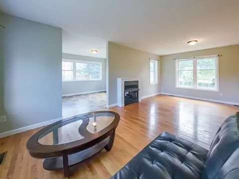 Living - 408 Roosevelt Ave, Springfield, MA 01118 photo 2 of 6
