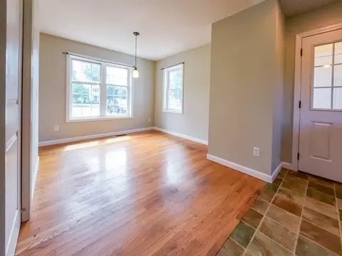 Living - 408 Roosevelt Ave, Springfield, MA 01118 photo 4 of 6