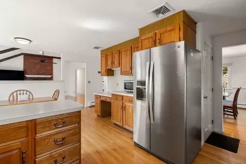 29 Anthony Ln, Dedham, MA 02026 photo 6