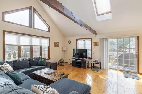 8 Chipman Rd, Beverly, MA 01915 photo 4