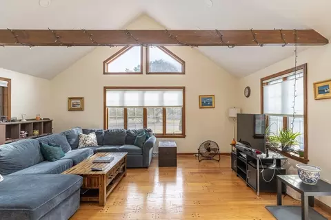 8 Chipman Rd, Beverly, MA 01915 photo 3
