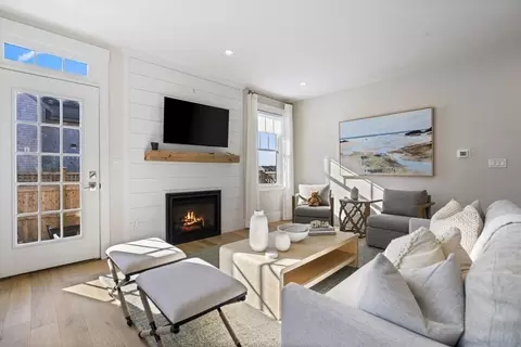 17 Honeysuckle Dr, Nantucket, MA 02554 photo 4