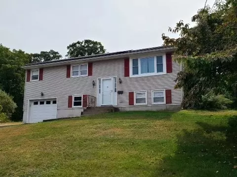 26 Bellville Ln, Millbury, MA 01527