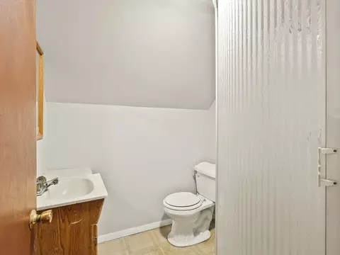 Bath - 8-10 Andrew St, Everett, MA 02149 photo 2 of 2