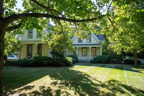 189 Center St, Yarmouth, MA 02675