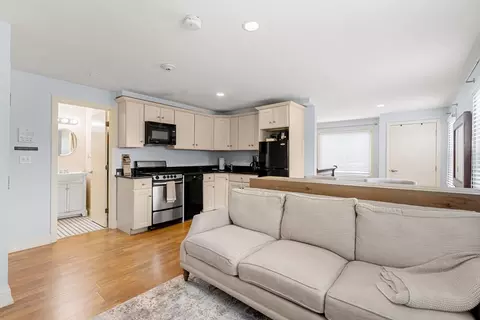 875 Ocean St #6, Marshfield, MA 02050