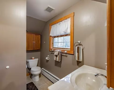 Bath - 299 Flower Hill Rd, Warwick, MA 01378 photo 2 of 3