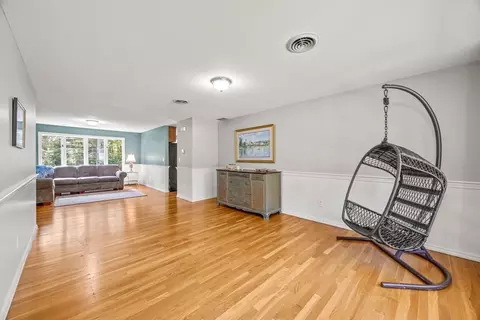 19 Seth Parker Rd, Barnstable, MA 02632