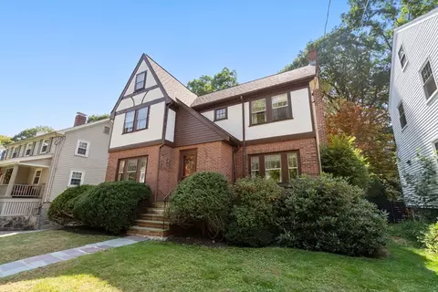 15 Crehore Rd, Boston, MA 02467