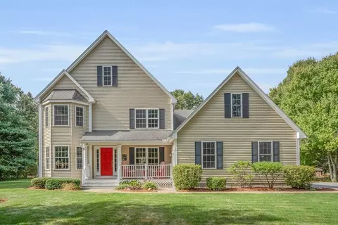 141 Chestnut St, Hudson, MA 01749