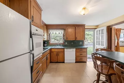 58 Poulos Rd, Braintree, MA 02184 photo 3