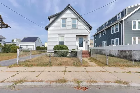 42 Centre St, Winthrop, MA 02152
