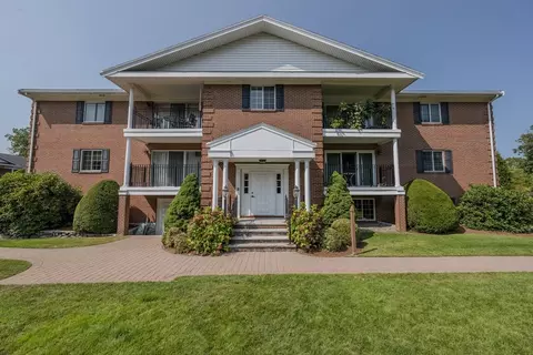 5 April Ln #11, Lexington, MA 02421