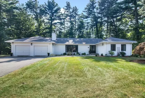 29 Farrwood Dr, Andover, MA 01810