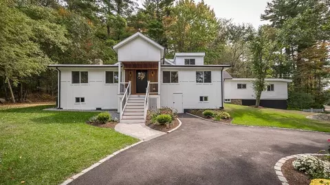 11 Mill St, Manchester, MA 01944