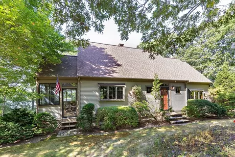 769 River Rd, Barnstable, MA 02648